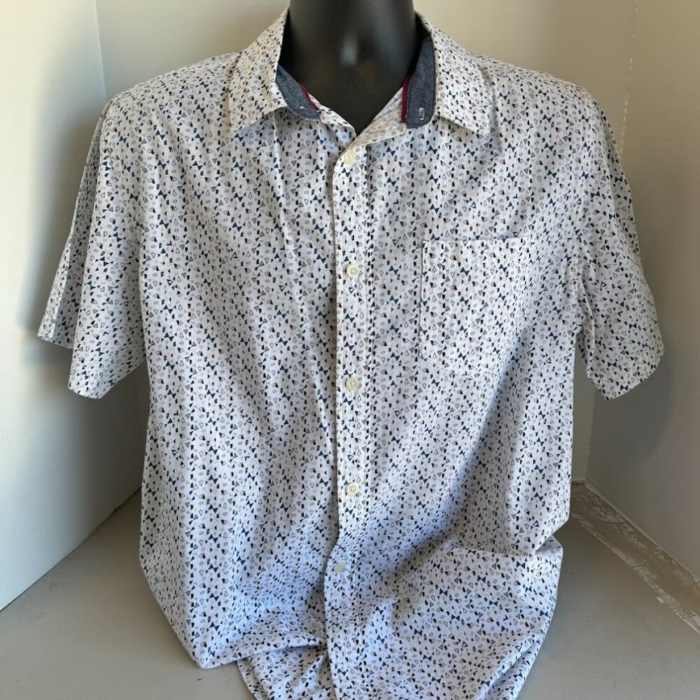 Retrofit Men's Button Down Shirt